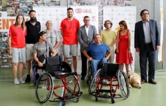 Foto de familia tras el evento