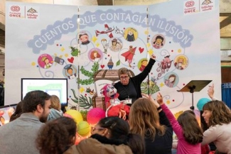 Foto de un momento de la actividad de cuentacuentos