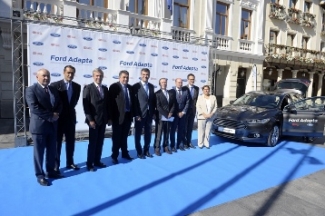 Foto de familia de la presentación de Ford Adapta en Guadalajara