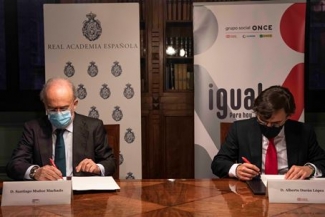 Foto del momento de la firma del convenio