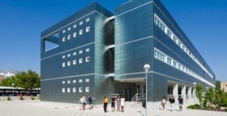 foto de la fachada de la universidad de Jaen