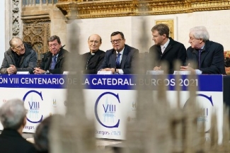 Foto de la mesa en la que han intervenido los firmantes