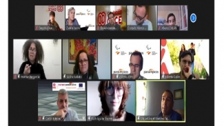 Foto de las personas que han participado en la clausura