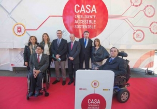 Foto de familia de la inauguración