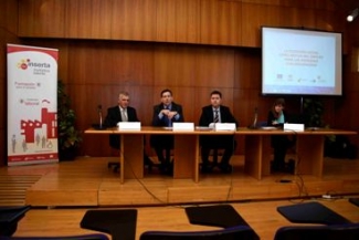 Foto de las personas que han participado en la mesa de presentación
