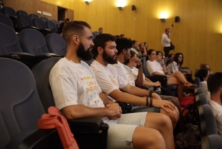 Foto de alumnos de uno de los campus