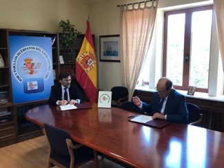 Foto de la firma del convenio