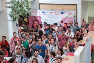 Foto de asistentes a Poder Extra en Sevilla