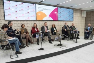 Foto del debate en la presentación del estudio