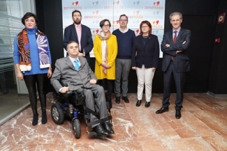 foto de familia tras la presentación