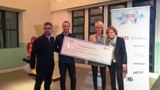 Foto de Teresa Palahí con los ganadores