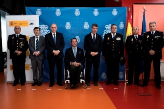 Foto de familias tras la presentación