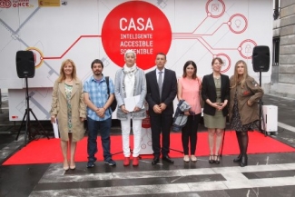 Foto de familia tras la presentación