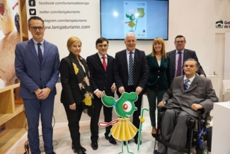 Foto de las personas que han participado en la presentación