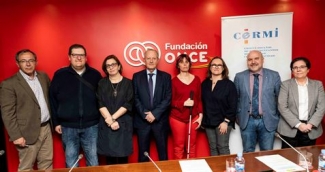 Foto de familia de las personas que han intervenido