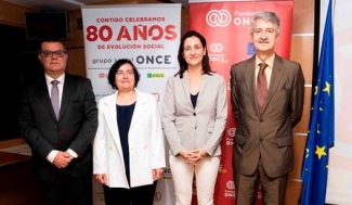 Foto de los asistentes a la inauguración de la jornada