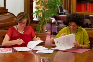 Foto del momento de la firma del convenio