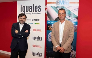 Foto de los dos firmantes en Fundación ONCE