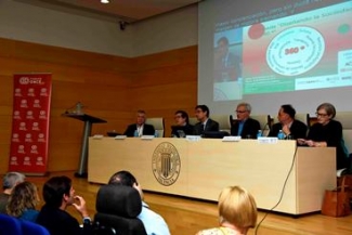 Foto de la mesa de inauguración de la jornada
