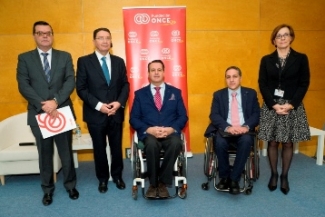 Foto de los integrantes de la mesa de inauguración