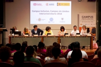 Foto de la mesa de inauguración