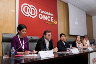 Foto de la mesa de presentación de la Academia Digital de Fundación ONCE