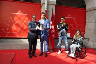 Foto del ofrecimiento de la Copa