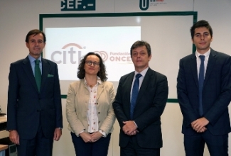 foto de las personas intervinientes en la presentación