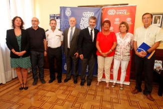 Foto de familia del acto