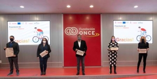 Foto de familia de la presentación del Informe en Fundación ONCE