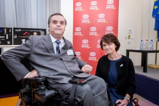 Jesús Hernández y la comisaria Thyssen en Bruselas