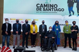Imagen de los participantes en el evento de presentación