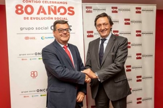 Fotografía de los firmantes del acuerdo