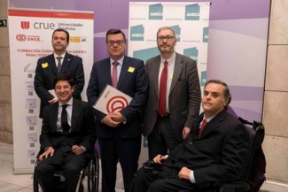 Foto de las personas que han participado en la presentación