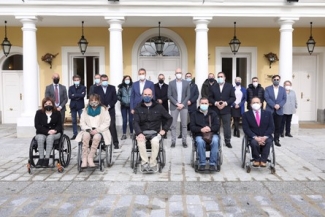 Foto de los representantes de las entidades