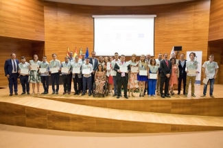 Foto de familia con el alumnado