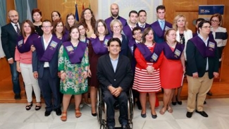 Foto posando de todos los alumnos que se han graduado