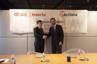 Foto de una de las renovaciones del convenio Inserta entre Fundación ONCE y youtube