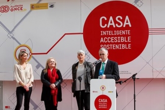 Imagen autoridades en la presentación en Málaga