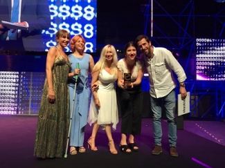 Foto de grupo en el acto de entrega de premios