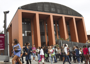 Fotografía de un edificio de la Universidad