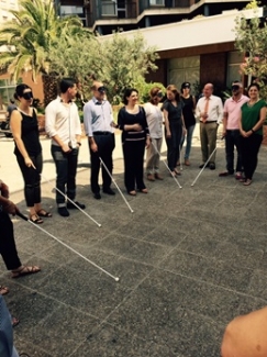 Foto de un momento de uno de los simulacros de discapacidad de Fundación ONCE