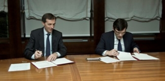 Foto del momento de la adhesión