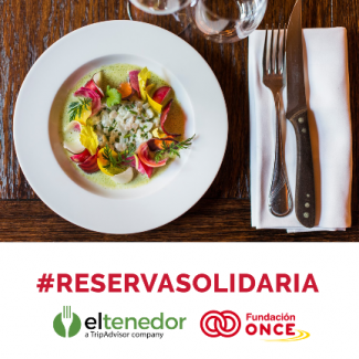 Foto de un plato con comida y cubiertos