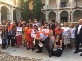 foto de familia con los graduados