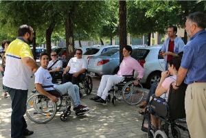 Foto de un momento de uno de los simulacros de discapacidad