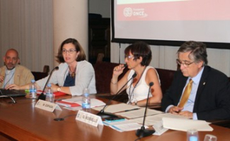 Foto de Isabel Martínez Lozano durante su intervención