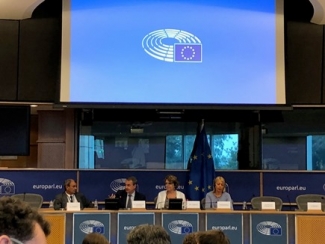 Foto de la mesa en la que ha participado Zapatero