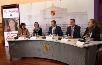 Foto de la firma del convenio