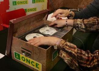 Foto de los audiolibros donados